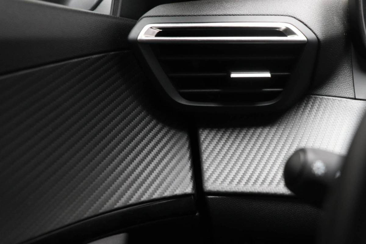 Peugeot 2008 Peugeot 2008 1.2 PureTech 100 Allure | NAVI PACK | LED HALF LEDER | DAB | APPLE | CAMERA