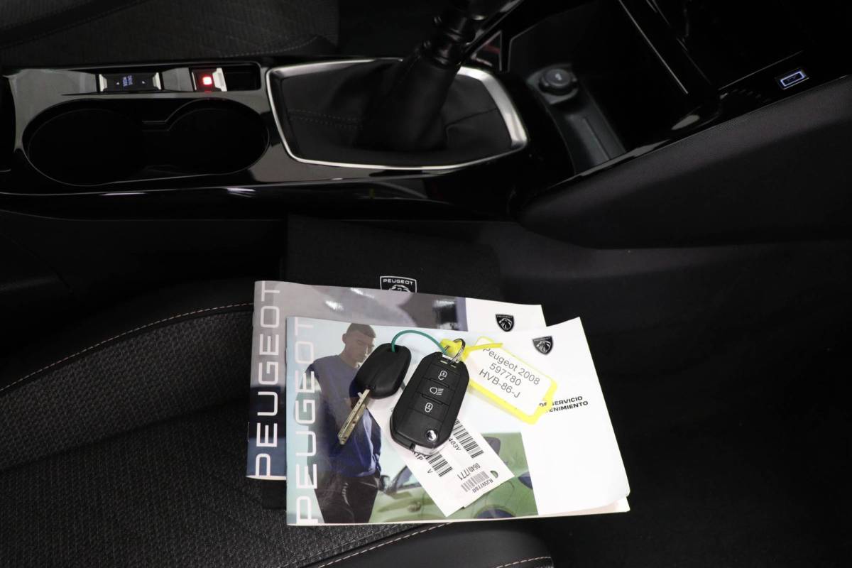 Peugeot 2008 Peugeot 2008 1.2 PureTech 100 Allure | NAVI PACK | LED HALF LEDER | DAB | APPLE | CAMERA