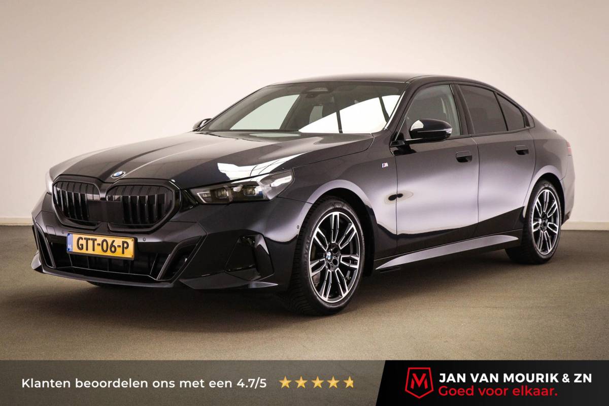 BMW 5 Serie BMW 5-serie 520i M-Sport | COMFORT / INNOVATION / TRAVEL- PACK | HEAD UP | STOELKOELING | STUURVERWARMING | 360 CAMERA