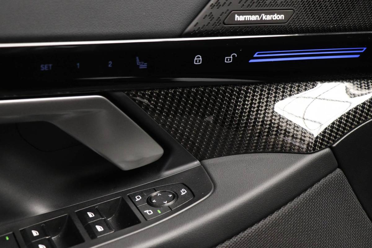 BMW 5 Serie BMW 5-serie 520i M-Sport | COMFORT / INNOVATION / TRAVEL- PACK | HEAD UP | STOELKOELING | STUURVERWARMING | 360 CAMERA