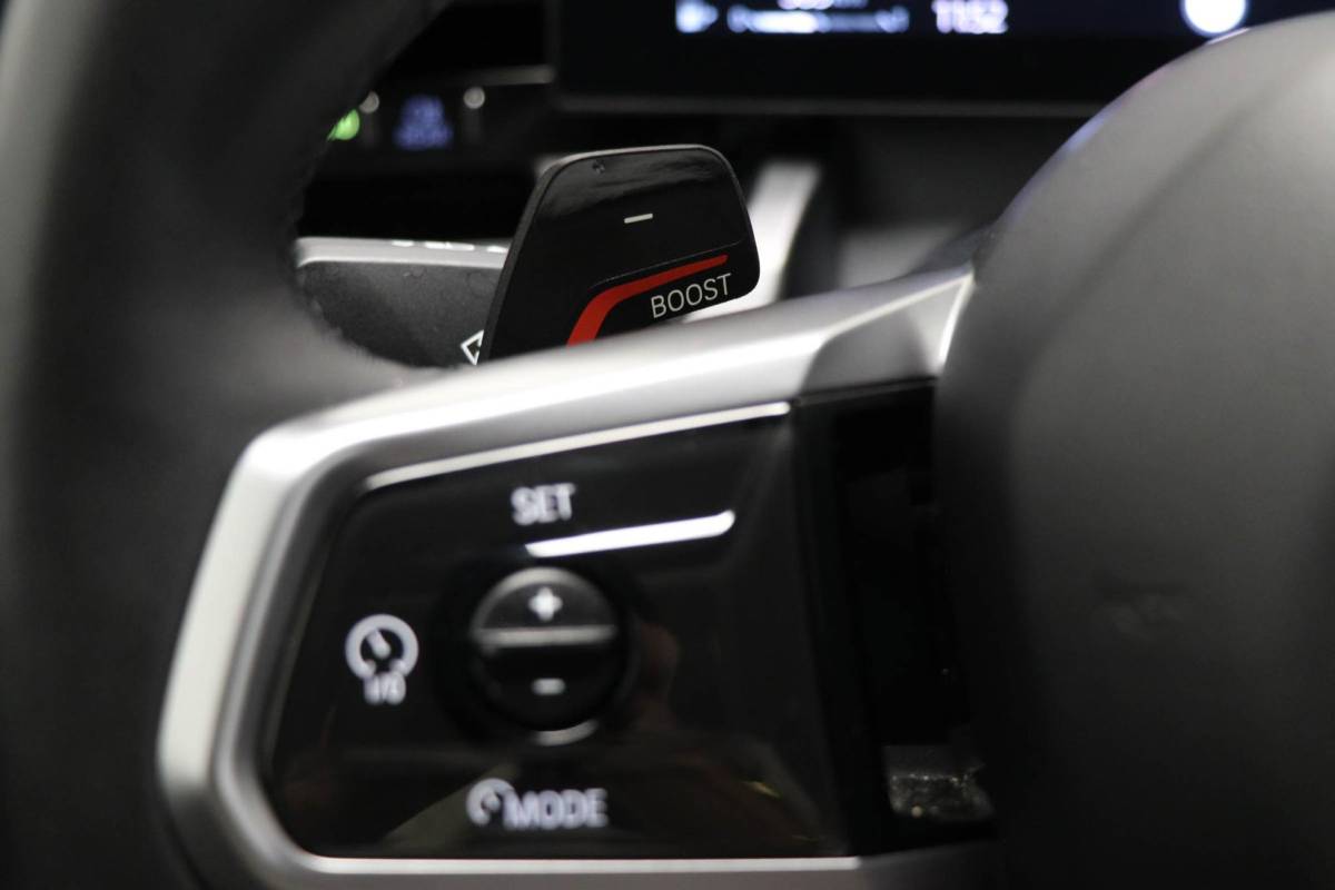 BMW 5 Serie BMW 5-serie 520i M-Sport | COMFORT / INNOVATION / TRAVEL- PACK | HEAD UP | STOELKOELING | STUURVERWARMING | 360 CAMERA