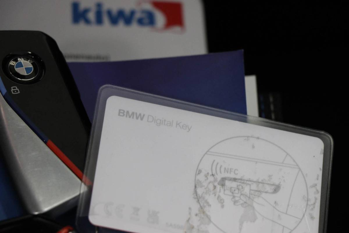 BMW 5 Serie BMW 5-serie 520i M-Sport | COMFORT / INNOVATION / TRAVEL- PACK | HEAD UP | STOELKOELING | STUURVERWARMING | 360 CAMERA