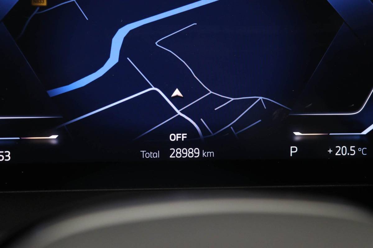 BMW 5 Serie BMW 5-serie 520i M-Sport | COMFORT / INNOVATION / TRAVEL- PACK | HEAD UP | STOELKOELING | STUURVERWARMING | 360 CAMERA