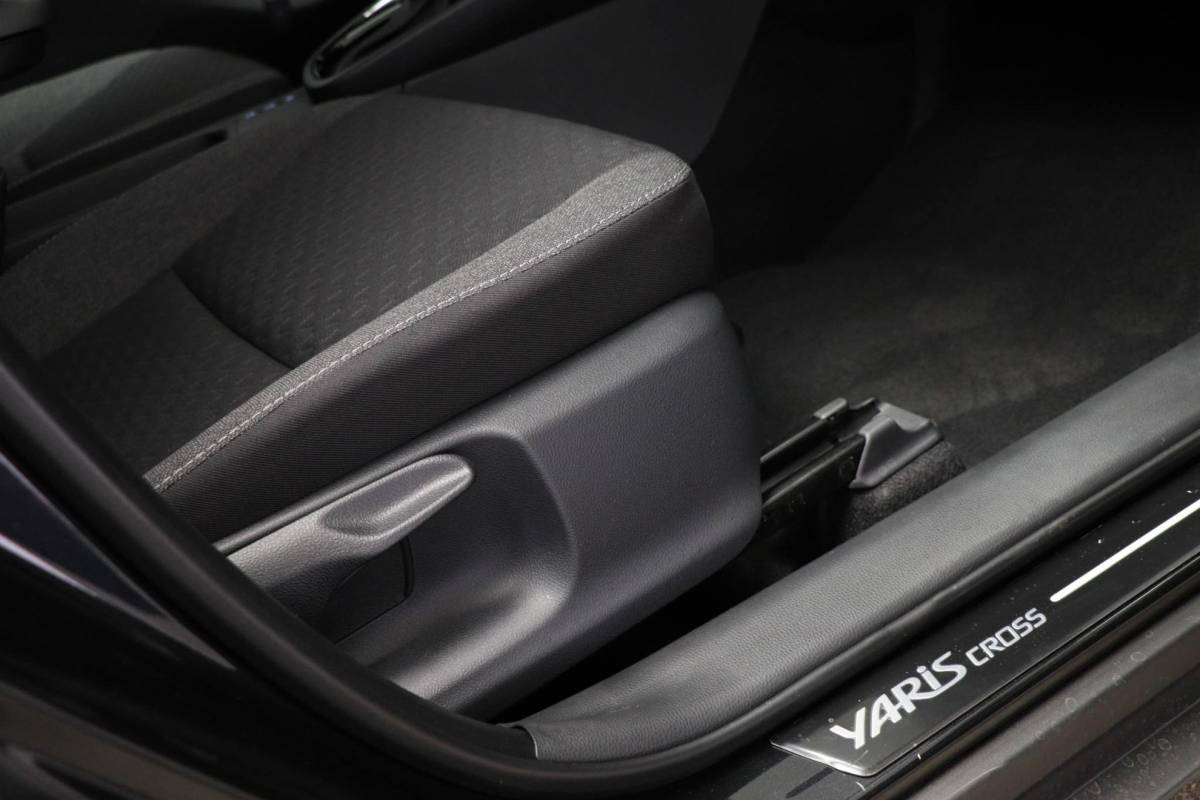 Toyota Yaris Cross Toyota Yaris Cross 1.5 Hybrid 130 Dynamic | COMFORT PACK | STUURVERWARMING | DAB | CAMERA
