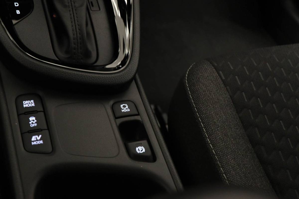 Toyota Yaris Cross Toyota Yaris Cross 1.5 Hybrid 130 Dynamic | COMFORT PACK | STUURVERWARMING | DAB | CAMERA