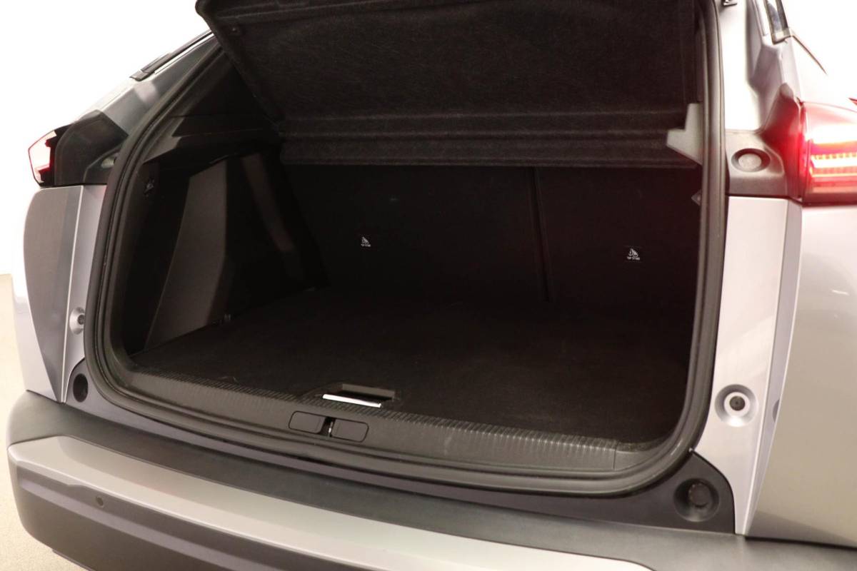 Peugeot 2008 Peugeot 2008 1.2 PureTech 100 Allure | NAVIGATIE PACK | DAB | APPLE | CAMERA
