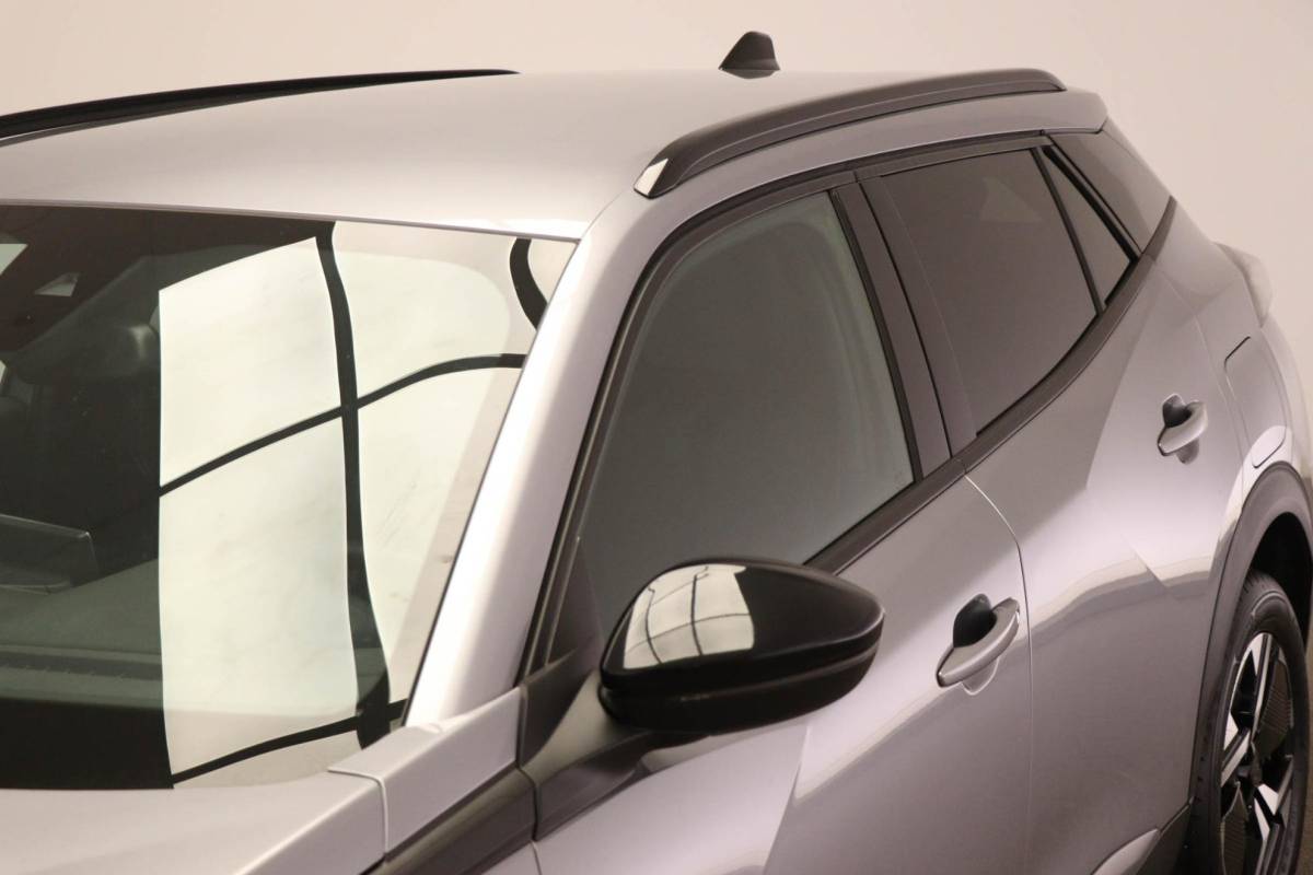 Peugeot 2008 Peugeot 2008 1.2 PureTech 100 Allure | NAVIGATIE PACK | DAB | APPLE | CAMERA