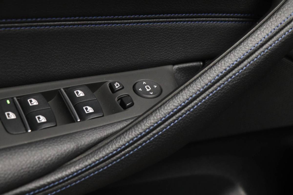 BMW 5 Serie BMW 5-serie Touring 530e M-Sport Business Edition Plus | PANORAMADAK | COMFORT ACCES / SAFETY / PARKING- PACK | HEAD UP