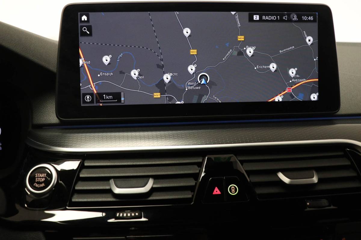 BMW 5 Serie BMW 5-serie Touring 530e M-Sport Business Edition Plus | PANORAMADAK | COMFORT ACCES / SAFETY / PARKING- PACK | HEAD UP