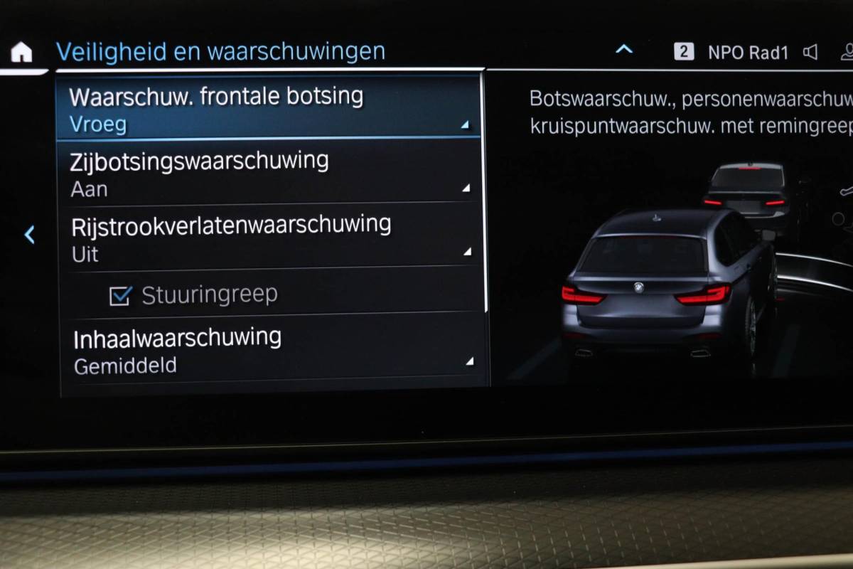BMW 5 Serie BMW 5-serie Touring 530e M-Sport Business Edition Plus | PANORAMADAK | COMFORT ACCES / SAFETY / PARKING- PACK | HEAD UP