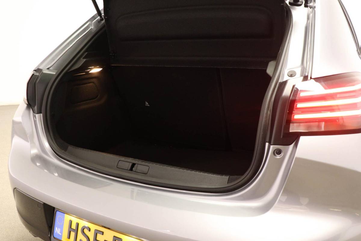 Peugeot 208 Peugeot 208 Hybrid 100 e-DCS6 Allure | NAVI / DRIVE ASSIST PLUS- PACK | STOELVERWARMING | DAB | APPLE | CAMERA