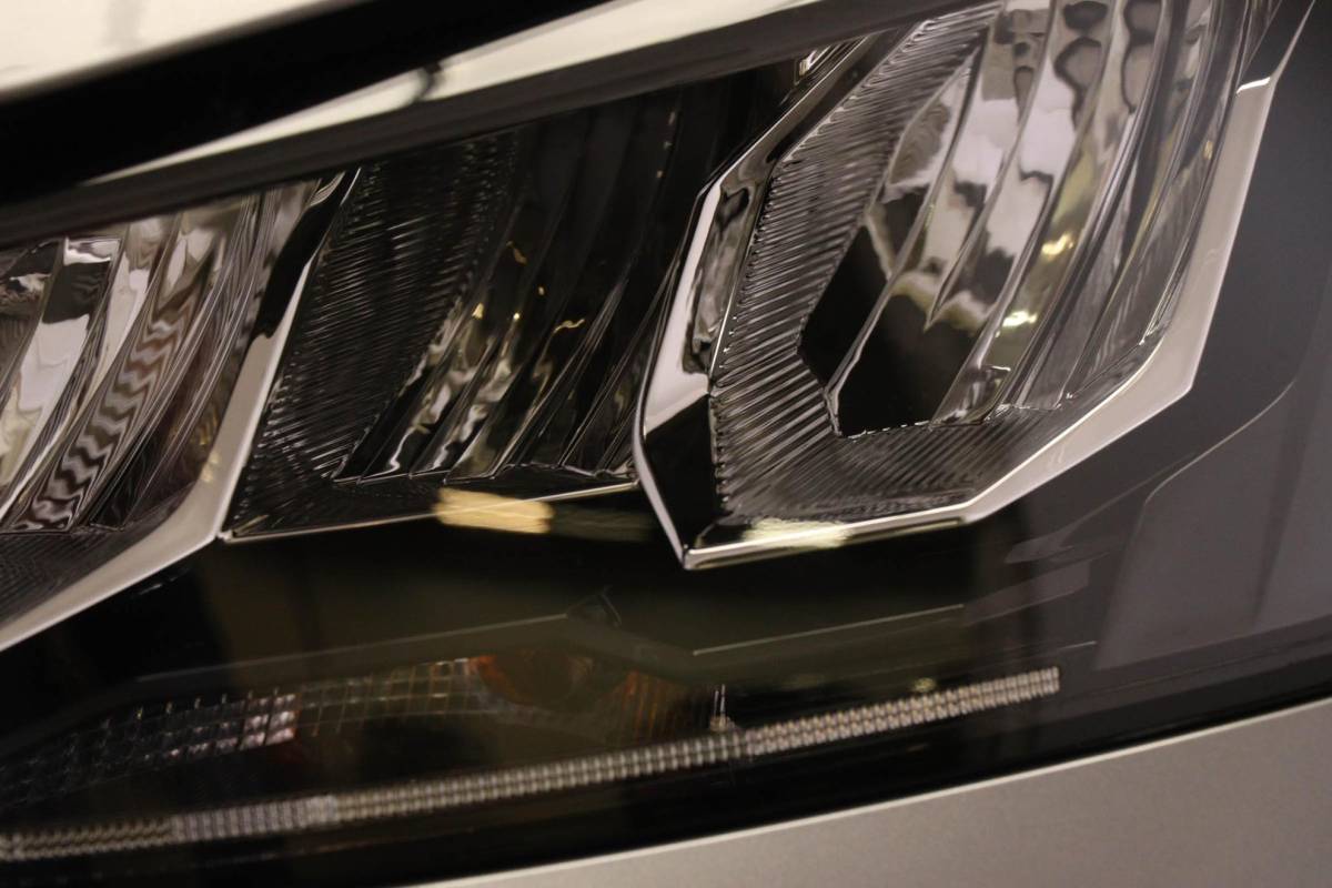 Peugeot 208 Peugeot 208 Hybrid 100 e-DCS6 Allure | NAVI / DRIVE ASSIST PLUS- PACK | STOELVERWARMING | DAB | APPLE | CAMERA