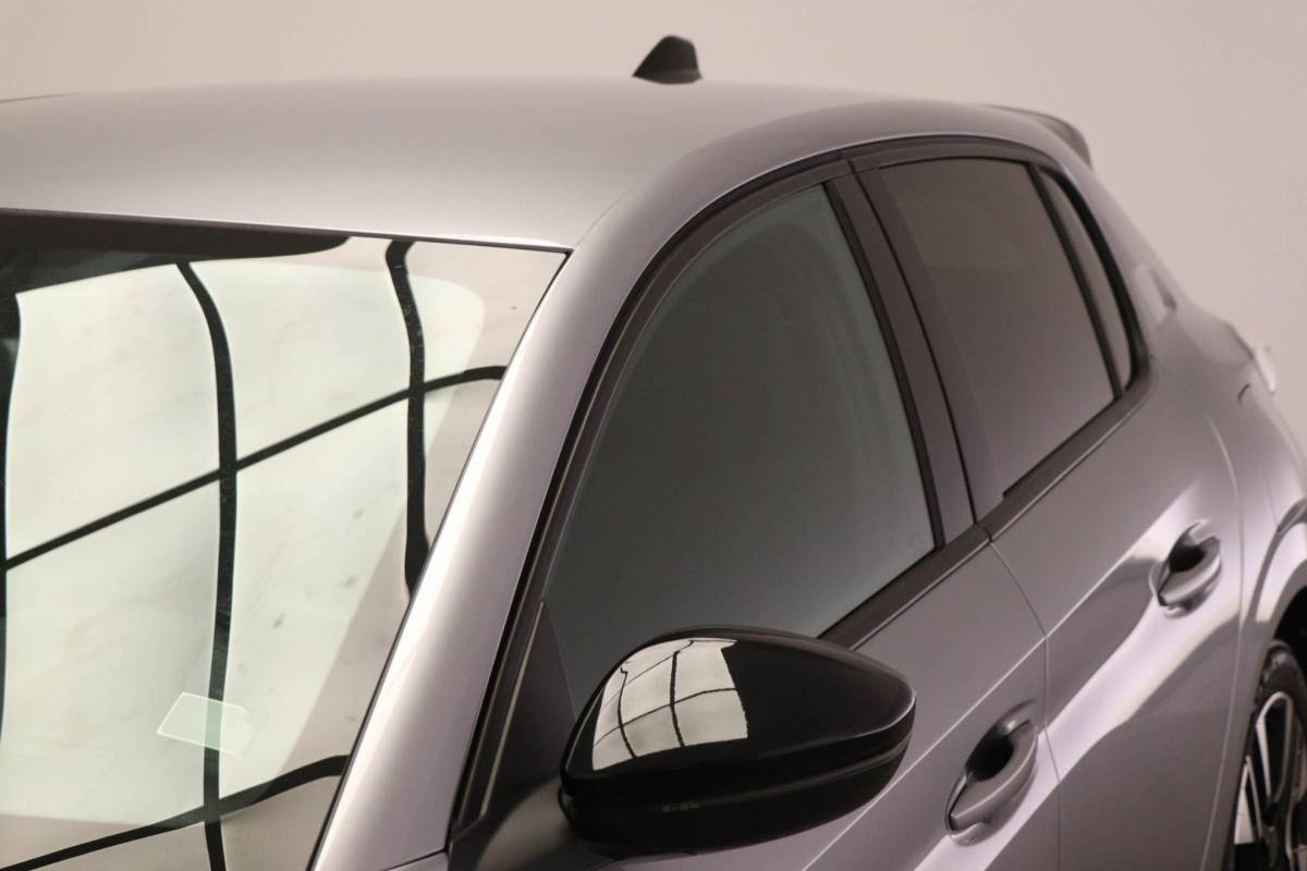 Peugeot 208 Peugeot 208 Hybrid 100 e-DCS6 Allure | NAVI / DRIVE ASSIST PLUS- PACK | STOELVERWARMING | DAB | APPLE | CAMERA