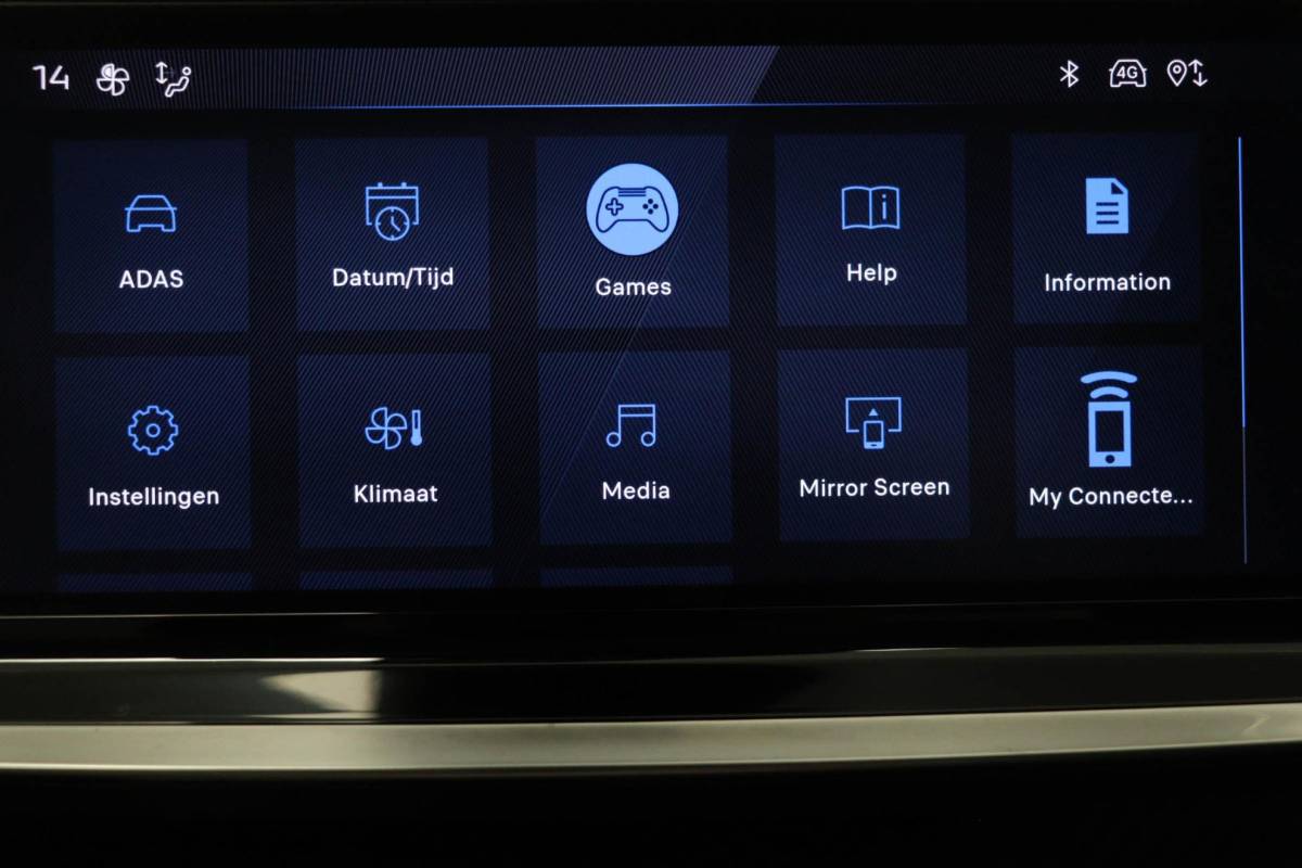 Peugeot 208 Peugeot 208 Hybrid 100 e-DCS6 Allure | NAVI / DRIVE ASSIST PLUS- PACK | STOELVERWARMING | DAB | APPLE | CAMERA