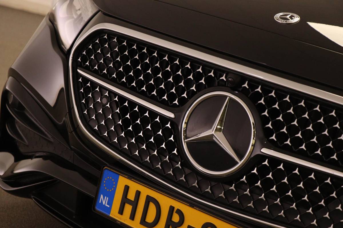 Mercedes-Benz E-Klasse Mercedes-Benz E-klasse Estate 300 e AMG Line | PANORAMADAK | BURMESTER DAB | WINTER PACK