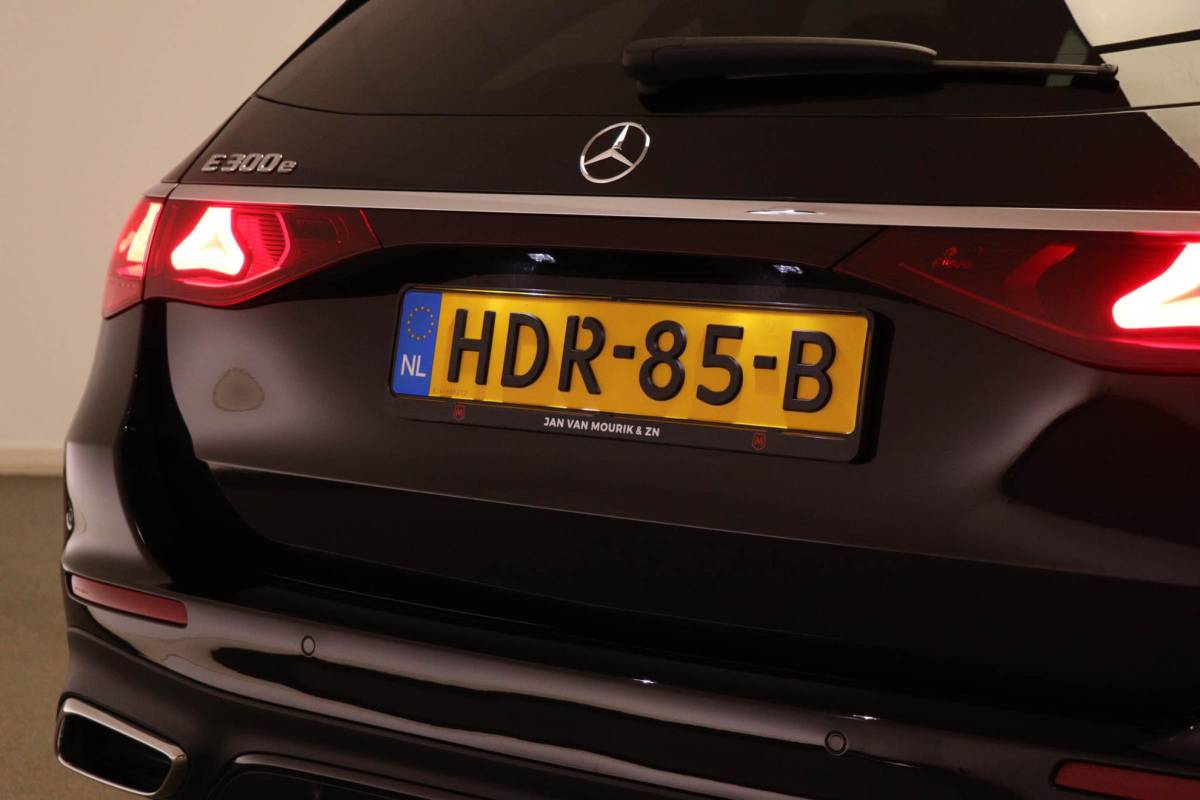 Mercedes-Benz E-Klasse Mercedes-Benz E-klasse Estate 300 e AMG Line | PANORAMADAK | BURMESTER DAB | WINTER PACK