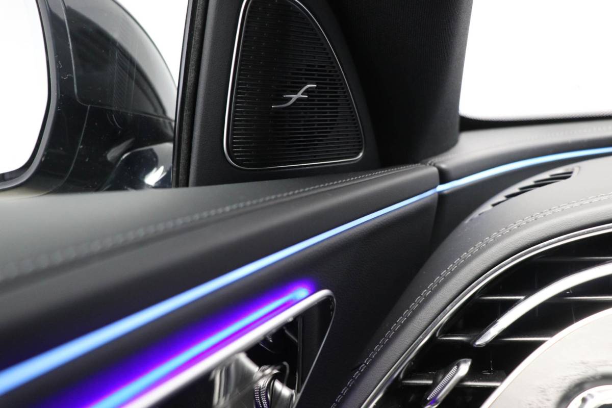 Mercedes-Benz E-Klasse Mercedes-Benz E-klasse Estate 300 e AMG Line | PANORAMADAK | BURMESTER DAB | WINTER PACK