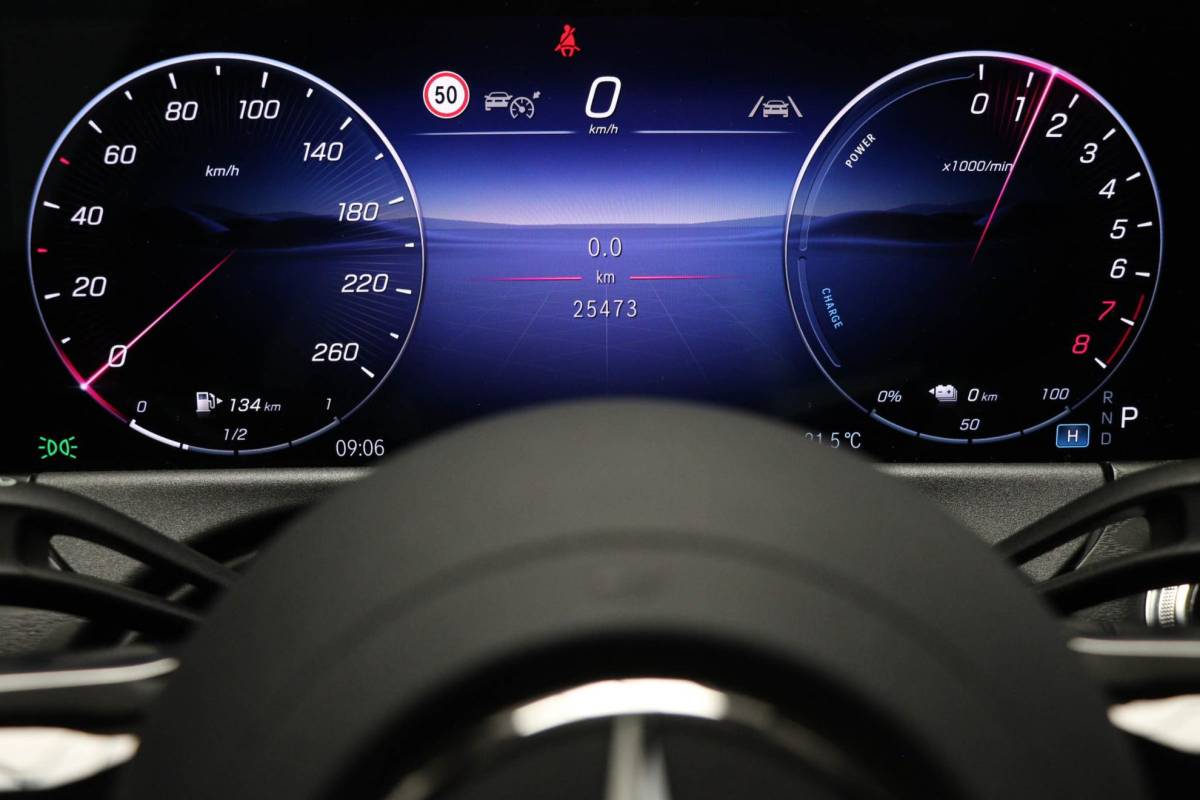 Mercedes-Benz E-Klasse Mercedes-Benz E-klasse Estate 300 e AMG Line | PANORAMADAK | BURMESTER DAB | WINTER PACK