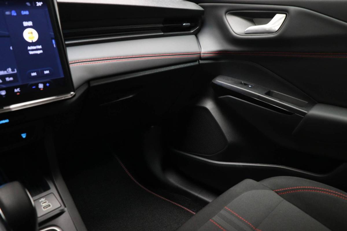 Ford Puma Ford Puma 1.0 EcoBoost Hybrid ST-Line NIEUW MODEL | DAB | APPLE | CAMERA