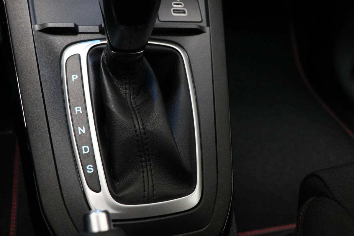 Ford Puma Ford Puma 1.0 EcoBoost Hybrid ST-Line NIEUW MODEL | DAB | APPLE | CAMERA