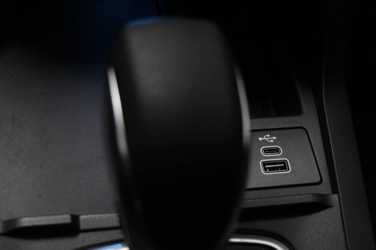 Ford Puma Ford Puma 1.0 EcoBoost Hybrid ST-Line NIEUW MODEL | DAB | APPLE | CAMERA