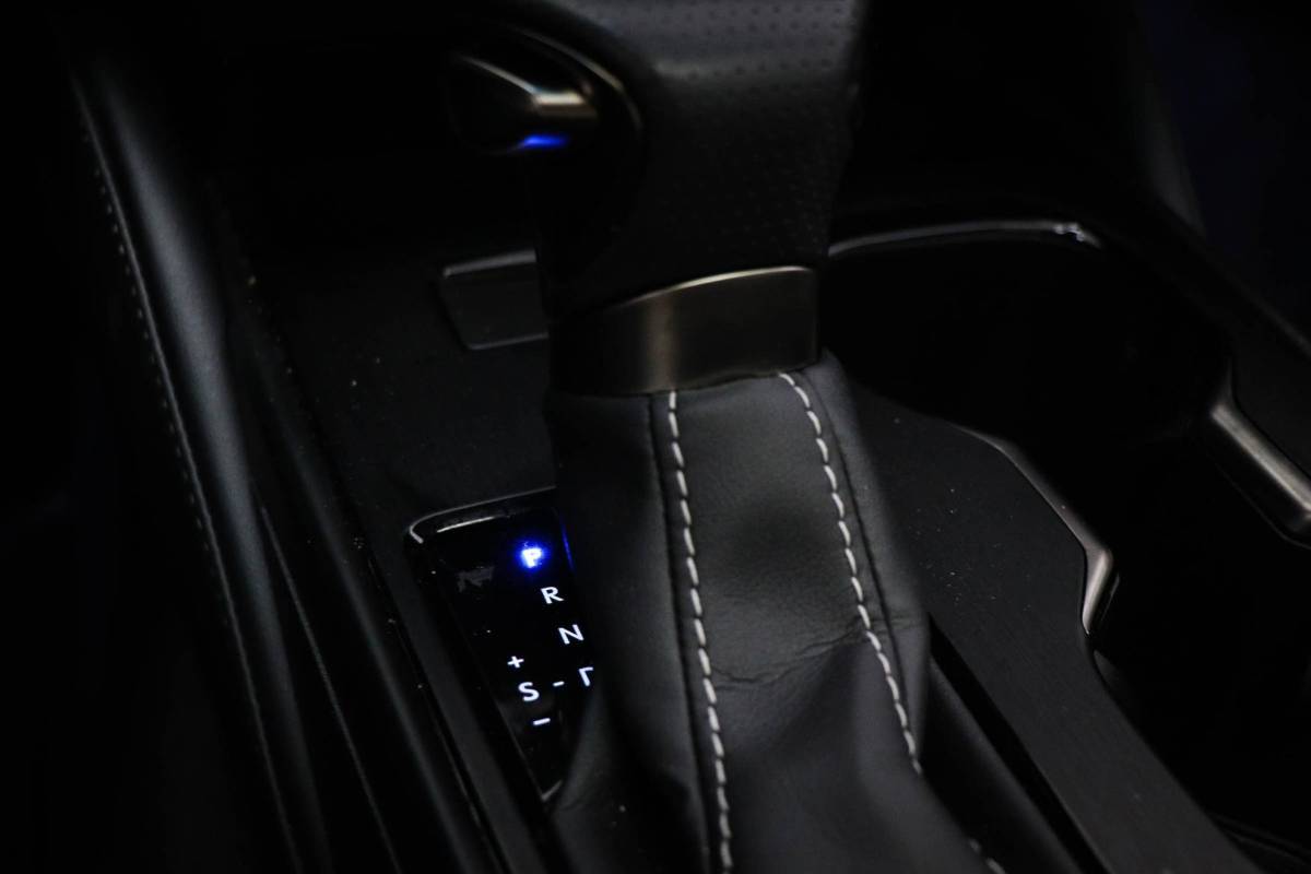 Lexus ES Lexus ES 300h F Sport Line | LEDER | HEAD UP | DAB | MARK LEVINSON