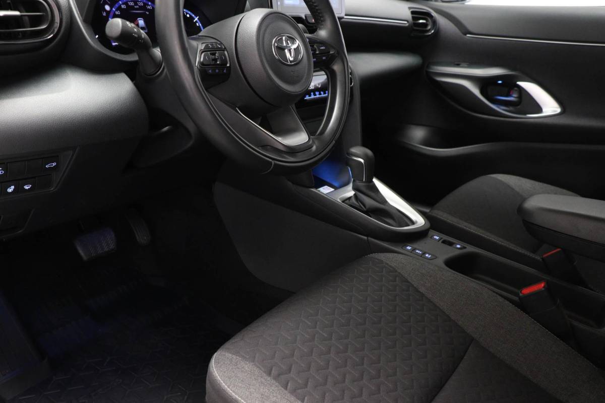 Toyota Yaris Cross Toyota Yaris Cross 1.5 Hybrid Dynamic | HEAD UP | STUURVERWARMING | NAVIGATIE | DAB | APPLE | CAMERA