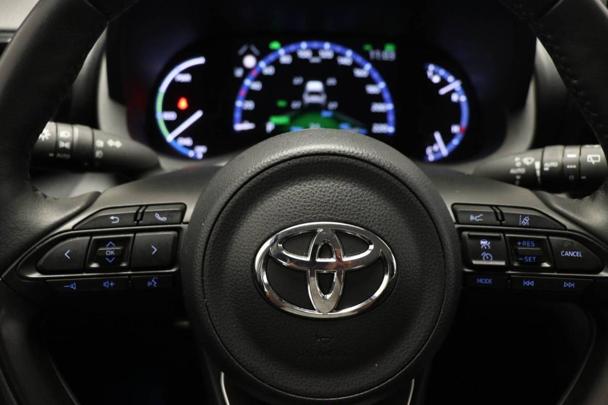 Toyota Yaris Cross Toyota Yaris Cross 1.5 Hybrid Dynamic | HEAD UP | STUURVERWARMING | NAVIGATIE | DAB | APPLE | CAMERA