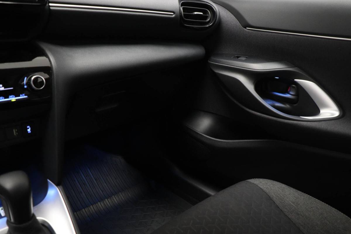 Toyota Yaris Cross Toyota Yaris Cross 1.5 Hybrid Dynamic | HEAD UP | STUURVERWARMING | NAVIGATIE | DAB | APPLE | CAMERA