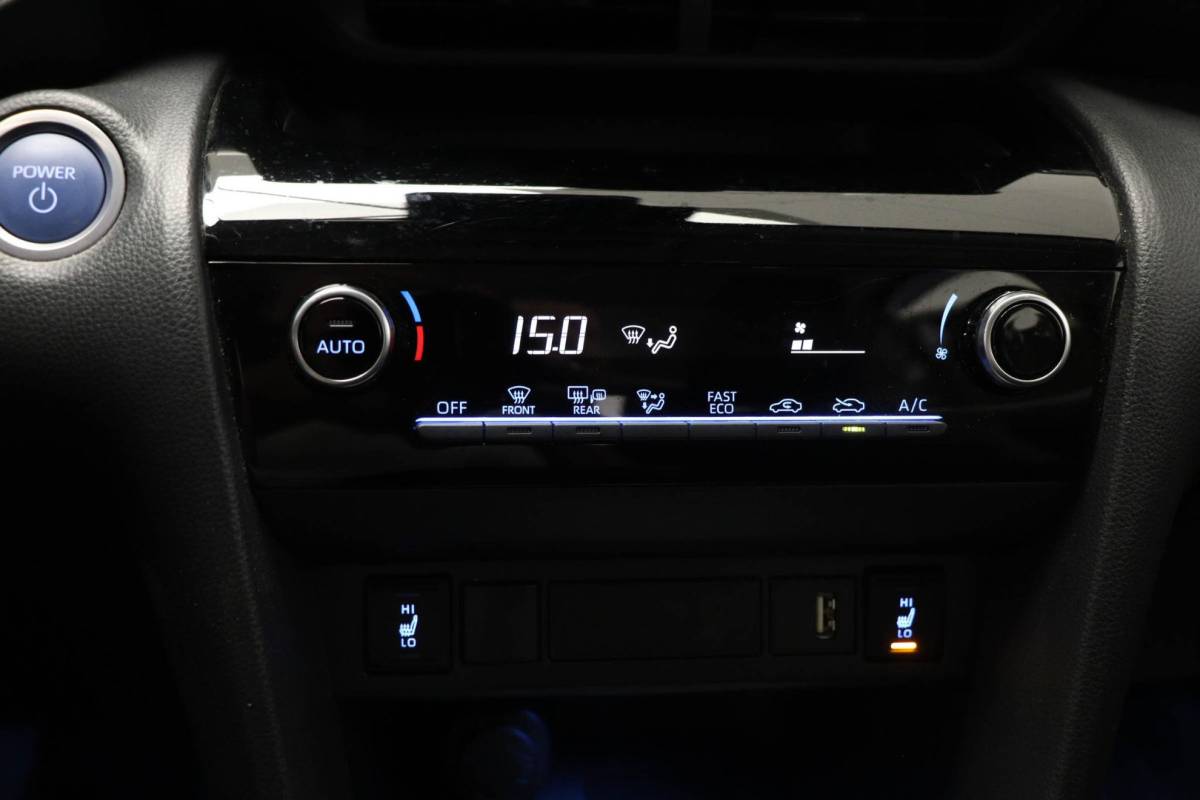 Toyota Yaris Cross Toyota Yaris Cross 1.5 Hybrid Dynamic | HEAD UP | STUURVERWARMING | NAVIGATIE | DAB | APPLE | CAMERA
