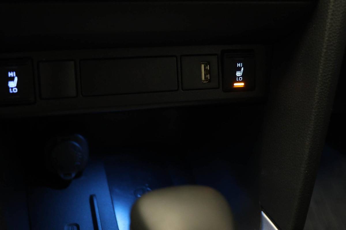 Toyota Yaris Cross Toyota Yaris Cross 1.5 Hybrid Dynamic | HEAD UP | STUURVERWARMING | NAVIGATIE | DAB | APPLE | CAMERA