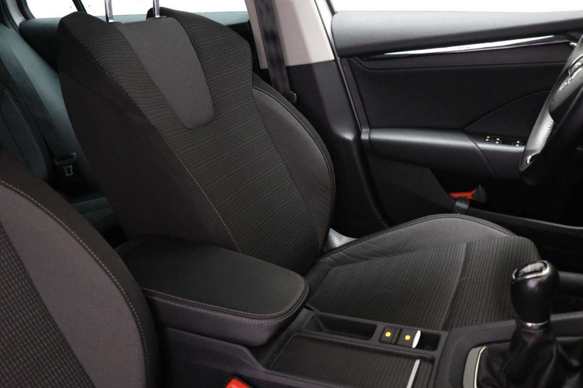 Škoda Octavia Skoda Octavia Combi 1.0 TSI Business Edition | STOELVERWARMING | DAB | APPLE | EASY OPEN | CAMERA | 17″