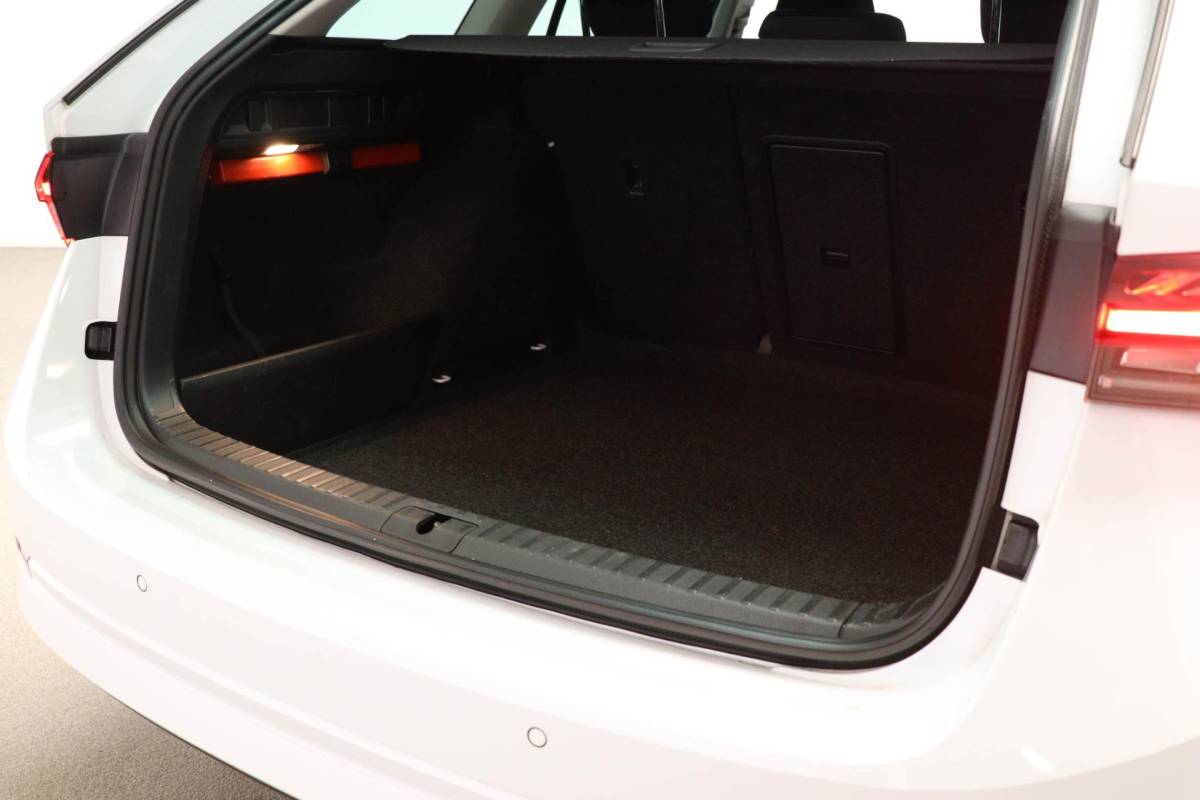 Škoda Octavia Skoda Octavia Combi 1.0 TSI Business Edition | STOELVERWARMING | DAB | APPLE | EASY OPEN | CAMERA | 17″