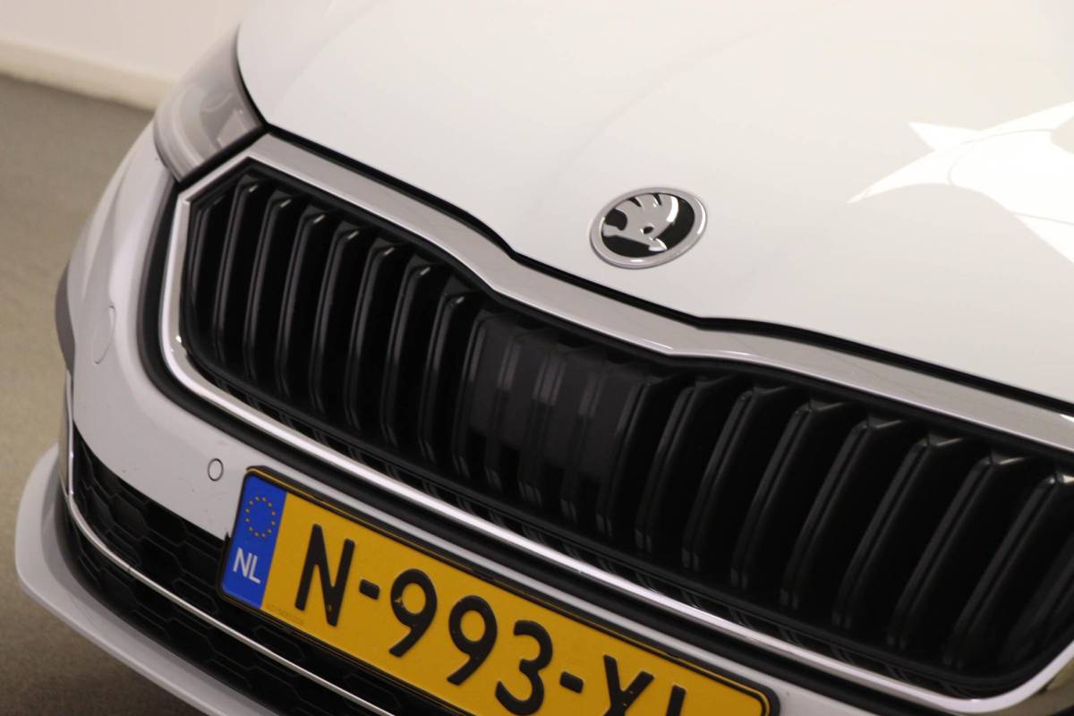 Škoda Octavia Skoda Octavia Combi 1.0 TSI Business Edition | STOELVERWARMING | DAB | APPLE | EASY OPEN | CAMERA | 17″