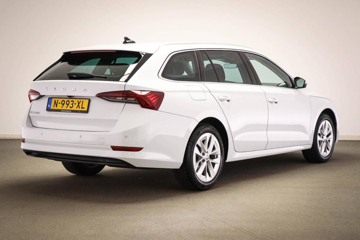 Škoda Octavia Skoda Octavia Combi 1.0 TSI Business Edition | STOELVERWARMING | DAB | APPLE | EASY OPEN | CAMERA | 17″