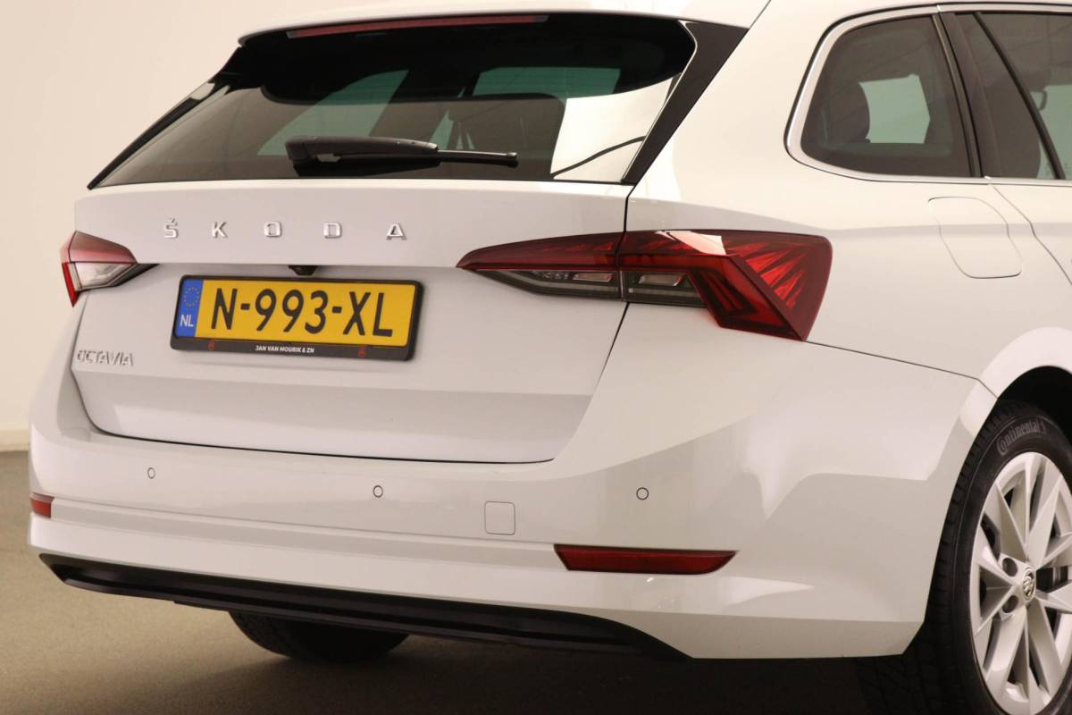 Škoda Octavia Skoda Octavia Combi 1.0 TSI Business Edition | STOELVERWARMING | DAB | APPLE | EASY OPEN | CAMERA | 17″