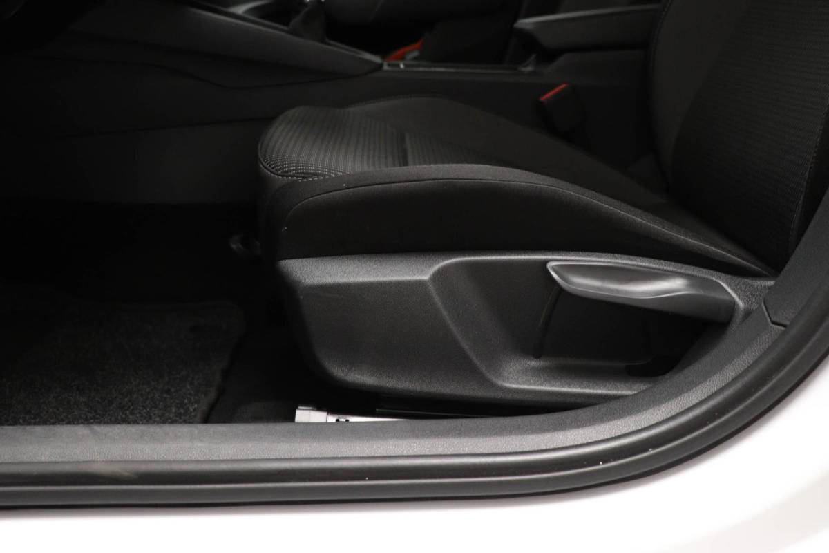Škoda Octavia Skoda Octavia Combi 1.0 TSI Business Edition | STOELVERWARMING | DAB | APPLE | EASY OPEN | CAMERA | 17″