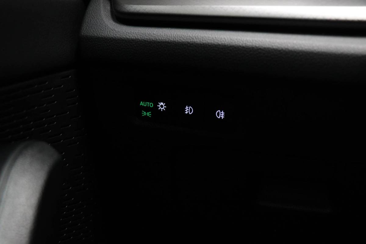 Škoda Octavia Skoda Octavia Combi 1.0 TSI Business Edition | STOELVERWARMING | DAB | APPLE | EASY OPEN | CAMERA | 17″