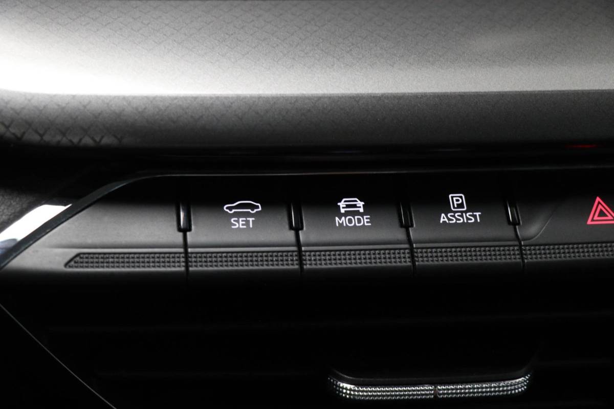 Škoda Octavia Skoda Octavia Combi 1.0 TSI Business Edition | STOELVERWARMING | DAB | APPLE | EASY OPEN | CAMERA | 17″