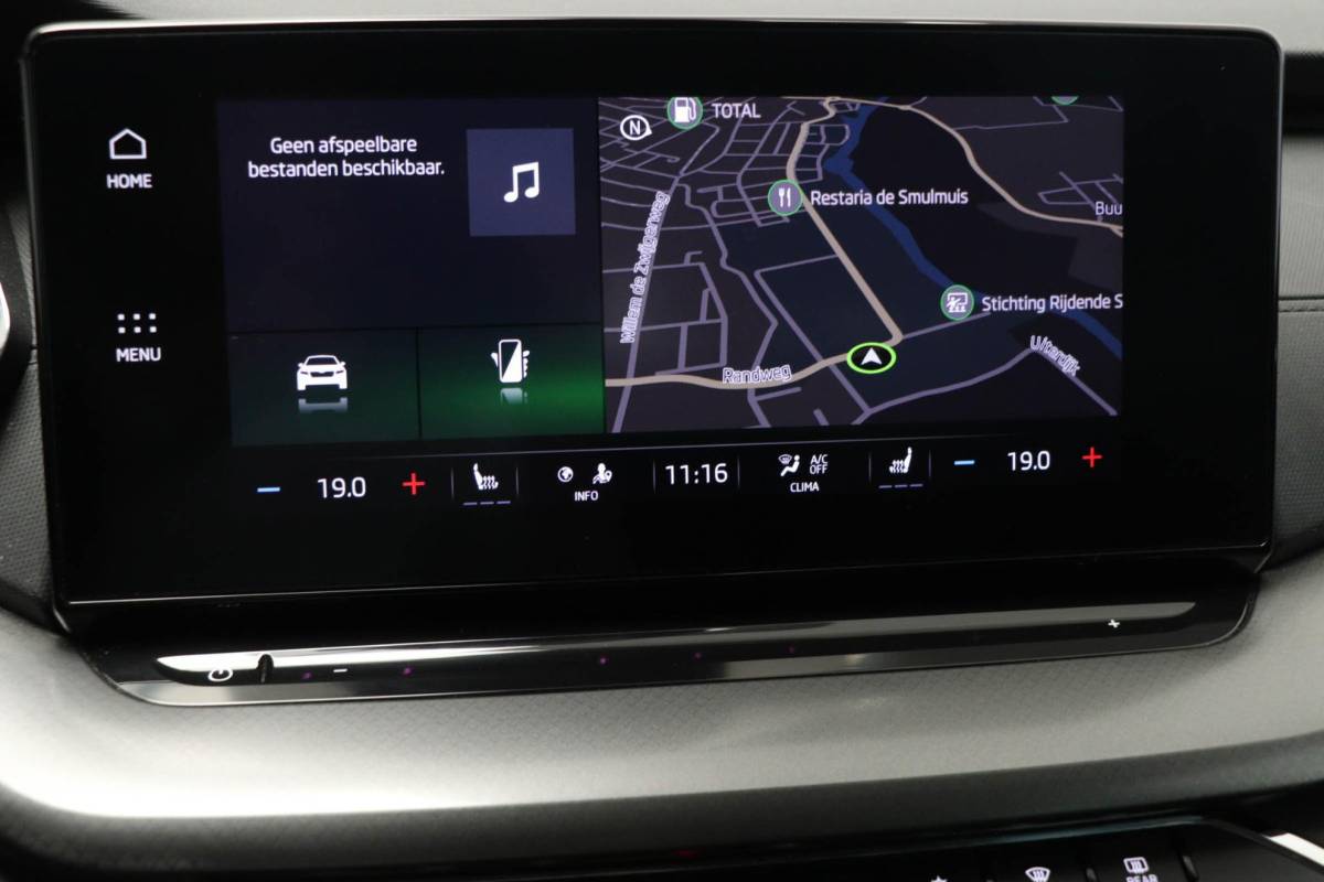 Škoda Octavia Skoda Octavia Combi 1.0 TSI Business Edition | STOELVERWARMING | DAB | APPLE | EASY OPEN | CAMERA | 17″