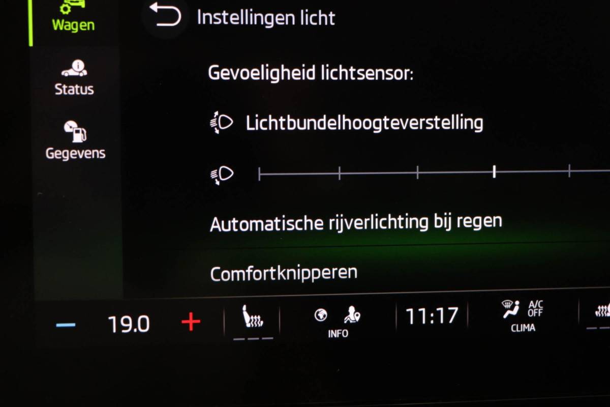 Škoda Octavia Skoda Octavia Combi 1.0 TSI Business Edition | STOELVERWARMING | DAB | APPLE | EASY OPEN | CAMERA | 17″