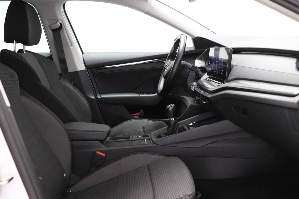 Škoda Octavia Skoda Octavia Combi 1.0 TSI Business Edition | STOELVERWARMING | DAB | APPLE | EASY OPEN | CAMERA | 17″