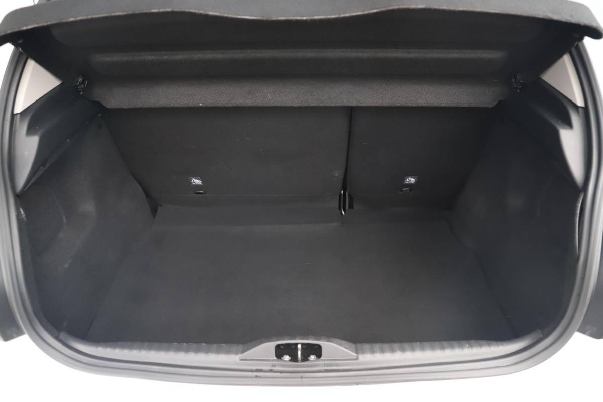 Citroën C3 Citroen C3 1.2 PureTech Feel Carplay Android Navigatie Climate Cruise Control Rijstrooksensor All Season Banden!