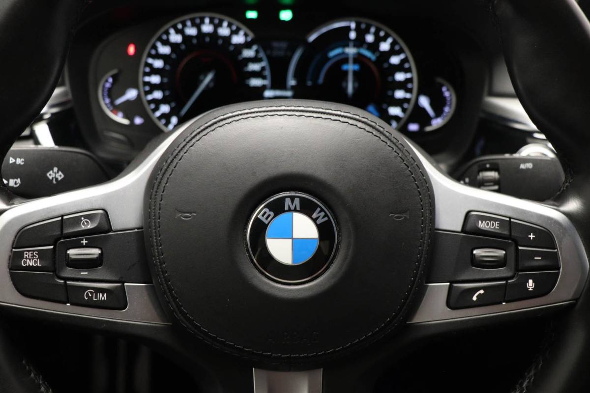 BMW 5 Serie BMW 5-serie 530e iPerformance M-Sport High Executive | COMFORT ACCES / PARKING- PACK | LEDER | CAMERA | 19″