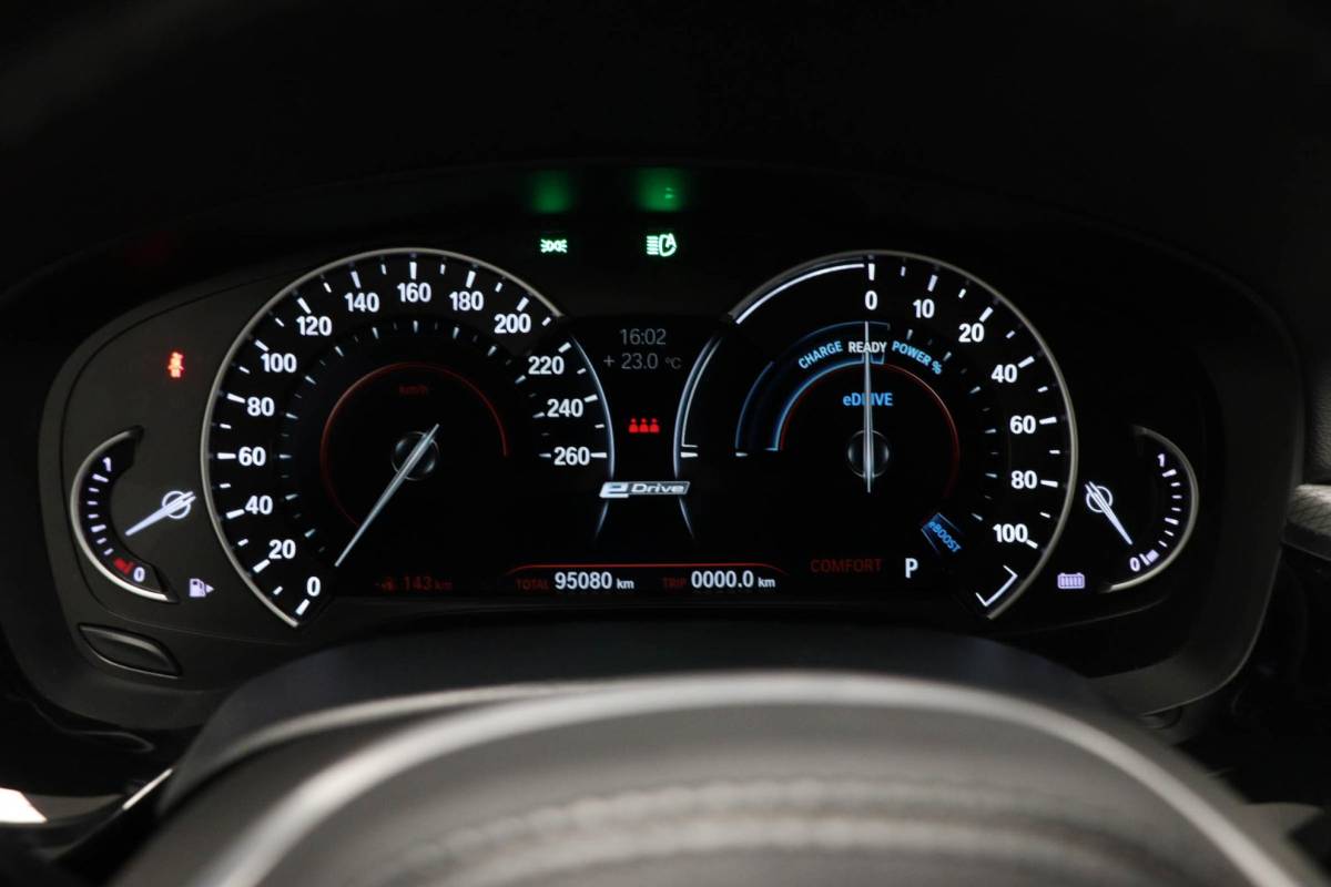 BMW 5 Serie BMW 5-serie 530e iPerformance M-Sport High Executive | COMFORT ACCES / PARKING- PACK | LEDER | CAMERA | 19″