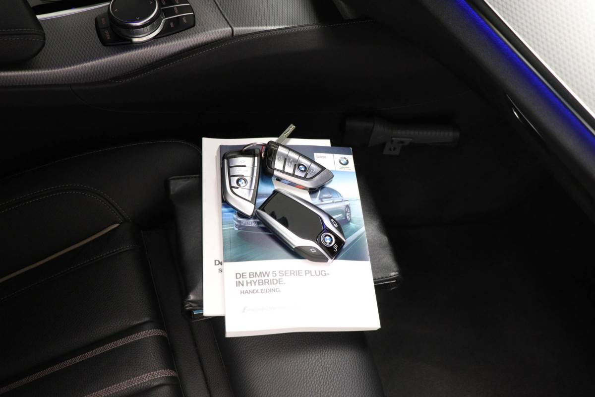 BMW 5 Serie BMW 5-serie 530e iPerformance M-Sport High Executive | COMFORT ACCES / PARKING- PACK | LEDER | CAMERA | 19″