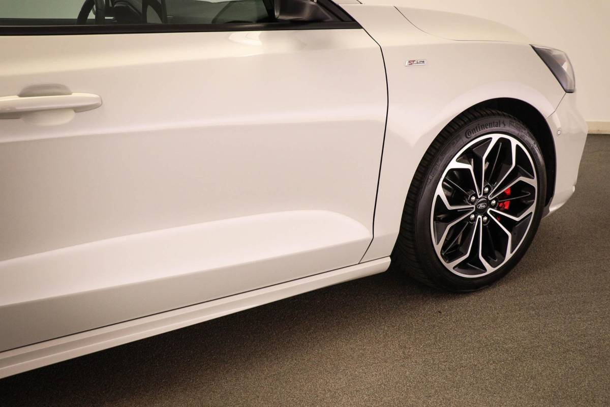 Ford Focus Ford Focus Wagon 1.0 EcoBoost Hybrid ST Line X Business | WINTER / AUDIO / TECHNOLOGY- PACK | DAB | APPLE | CAMERA