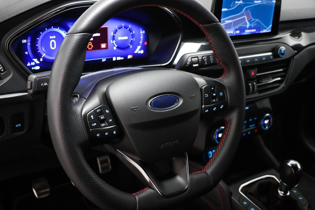 Ford Focus Ford Focus Wagon 1.0 EcoBoost Hybrid ST Line X Business | WINTER / AUDIO / TECHNOLOGY- PACK | DAB | APPLE | CAMERA