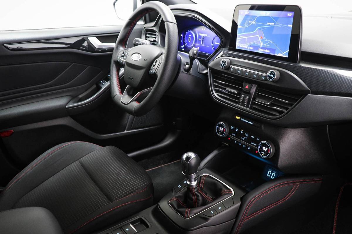 Ford Focus Ford Focus Wagon 1.0 EcoBoost Hybrid ST Line X Business | WINTER / AUDIO / TECHNOLOGY- PACK | DAB | APPLE | CAMERA