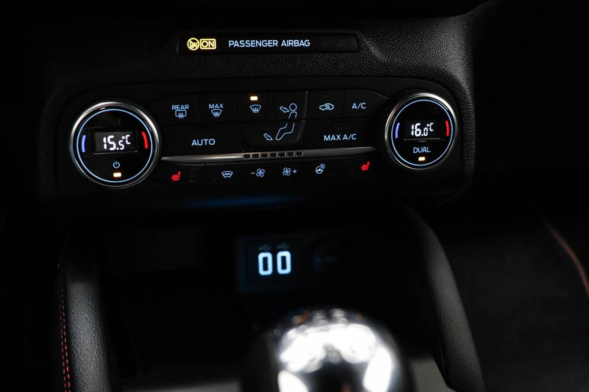 Ford Focus Ford Focus Wagon 1.0 EcoBoost Hybrid ST Line X Business | WINTER / AUDIO / TECHNOLOGY- PACK | DAB | APPLE | CAMERA